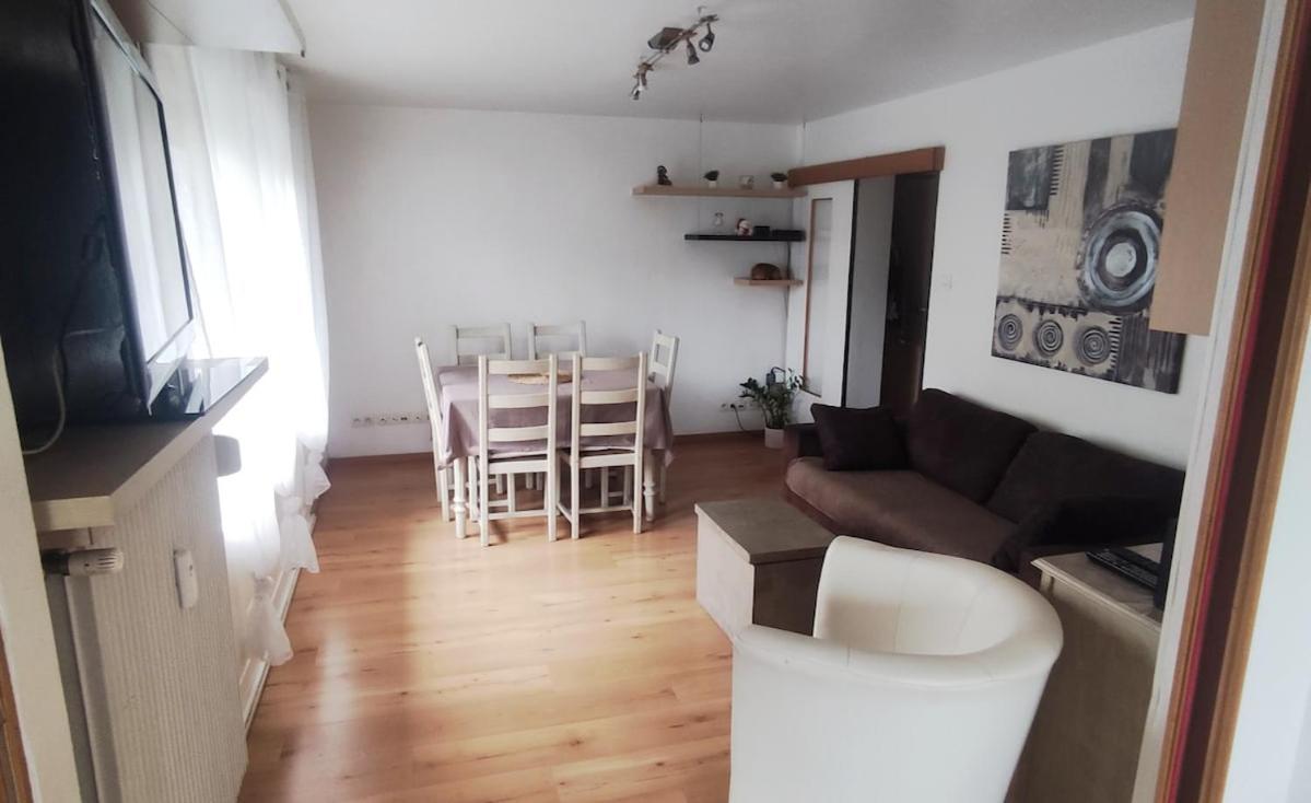 Apartament Pretty 4-room In A Quiet Area 3 Bedrooms *