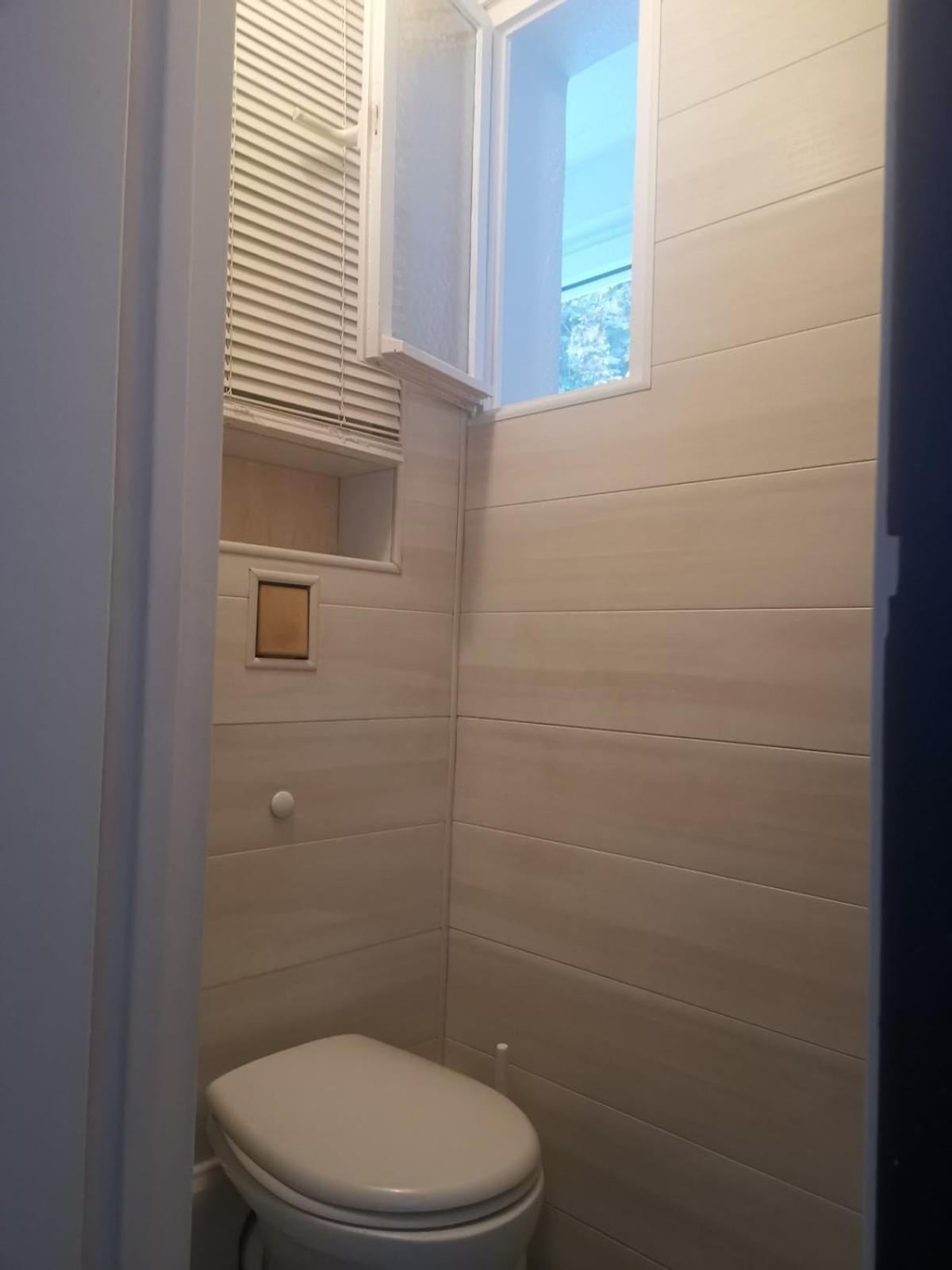 Apartament Pretty 4-room In A Quiet Area 3 Bedrooms