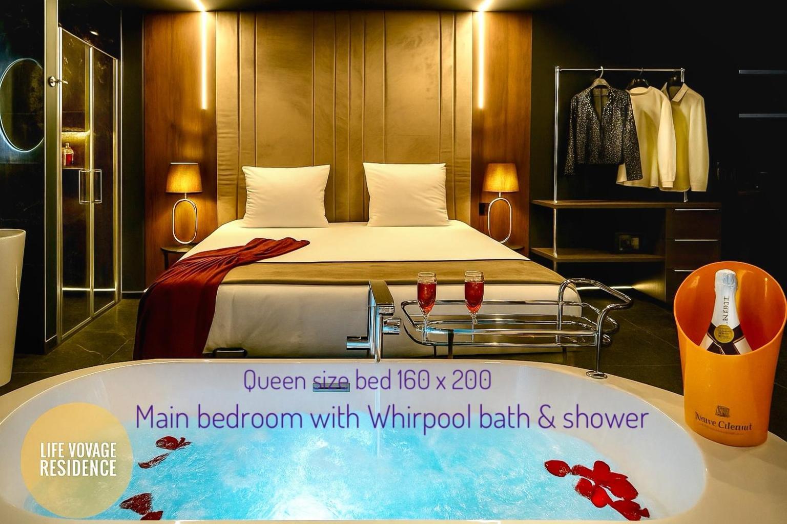 Life Voyage & - Strasbourg's Center Luxury Experience Apartment