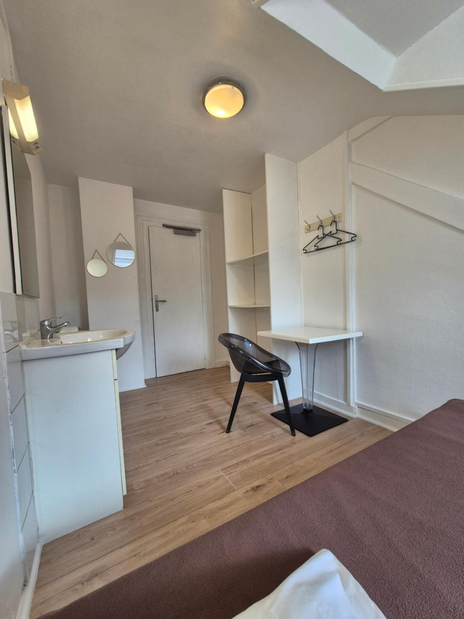 Weber Hotel *