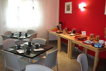 Aparthotel Centre 3*