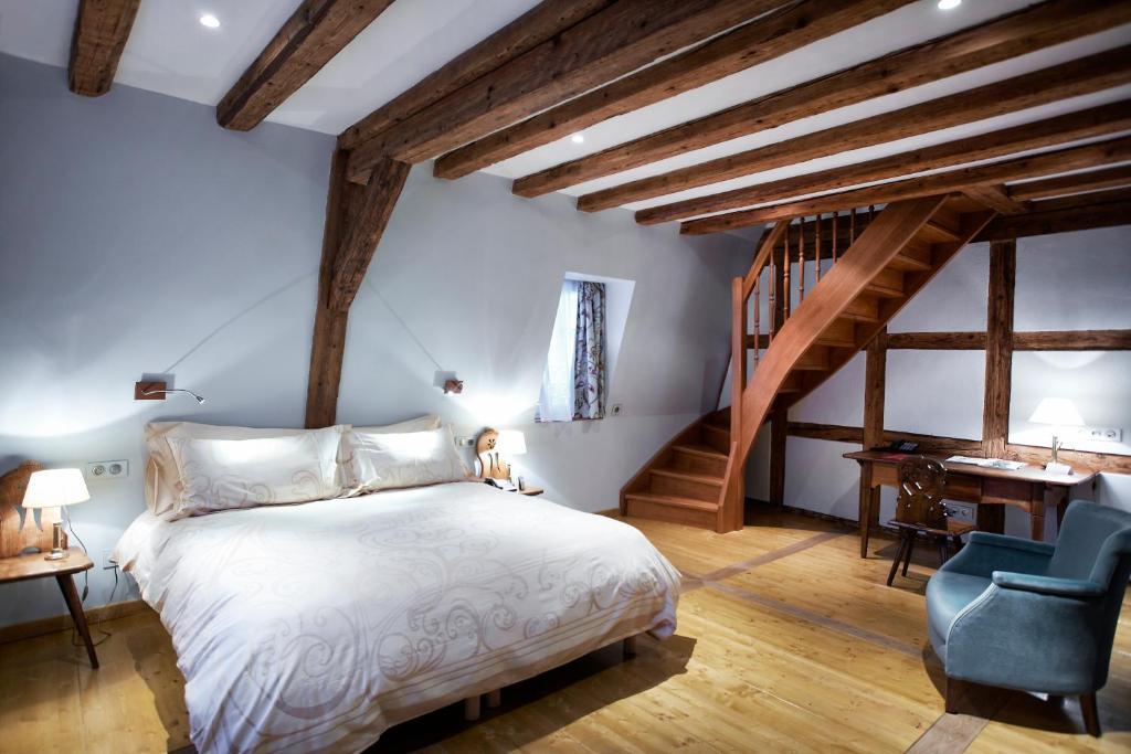 Otel & Le Bouclier D'or