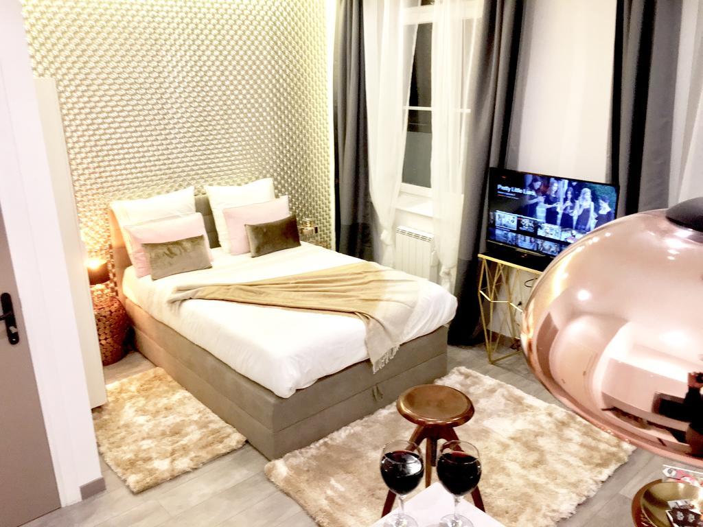 Apartment Midpoint By Life Renaissance *