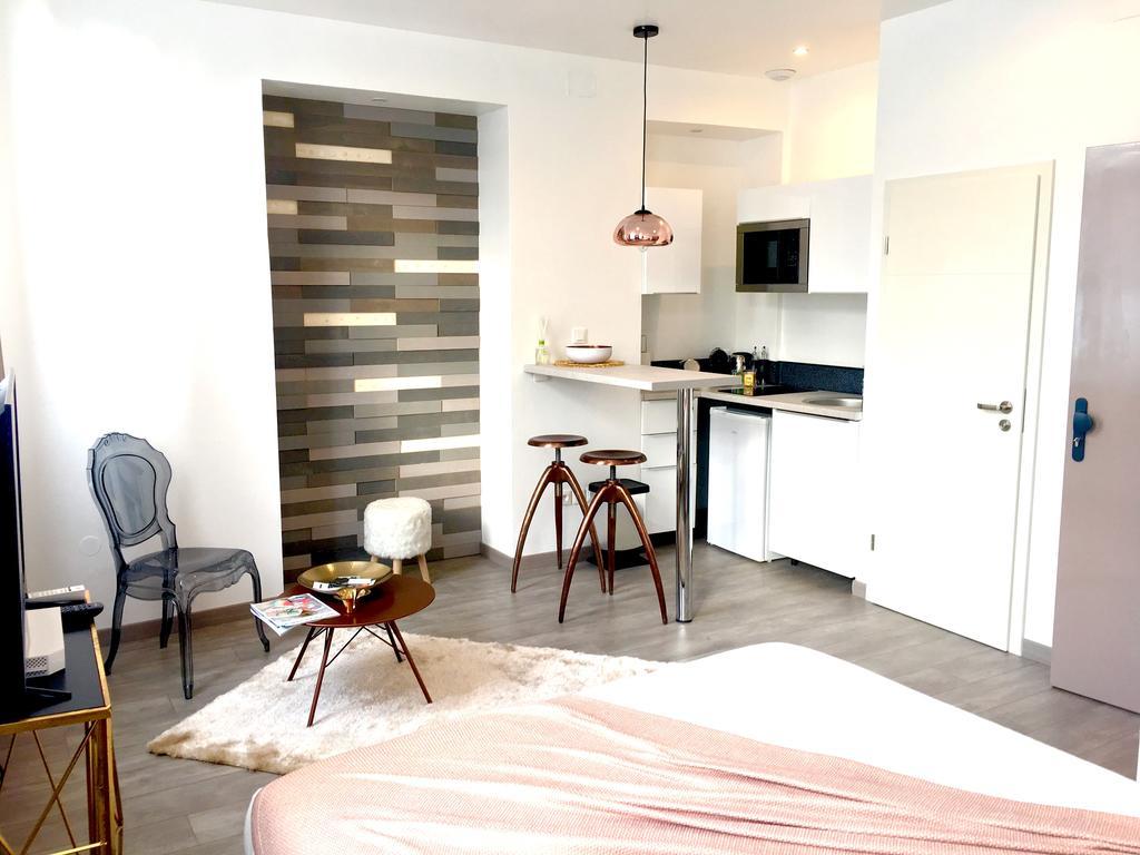 Midpoint By Life Renaissance Apartment *