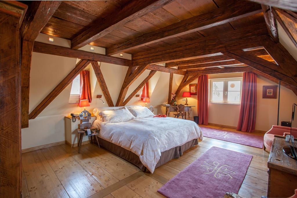 Otel & Le Bouclier D'or
