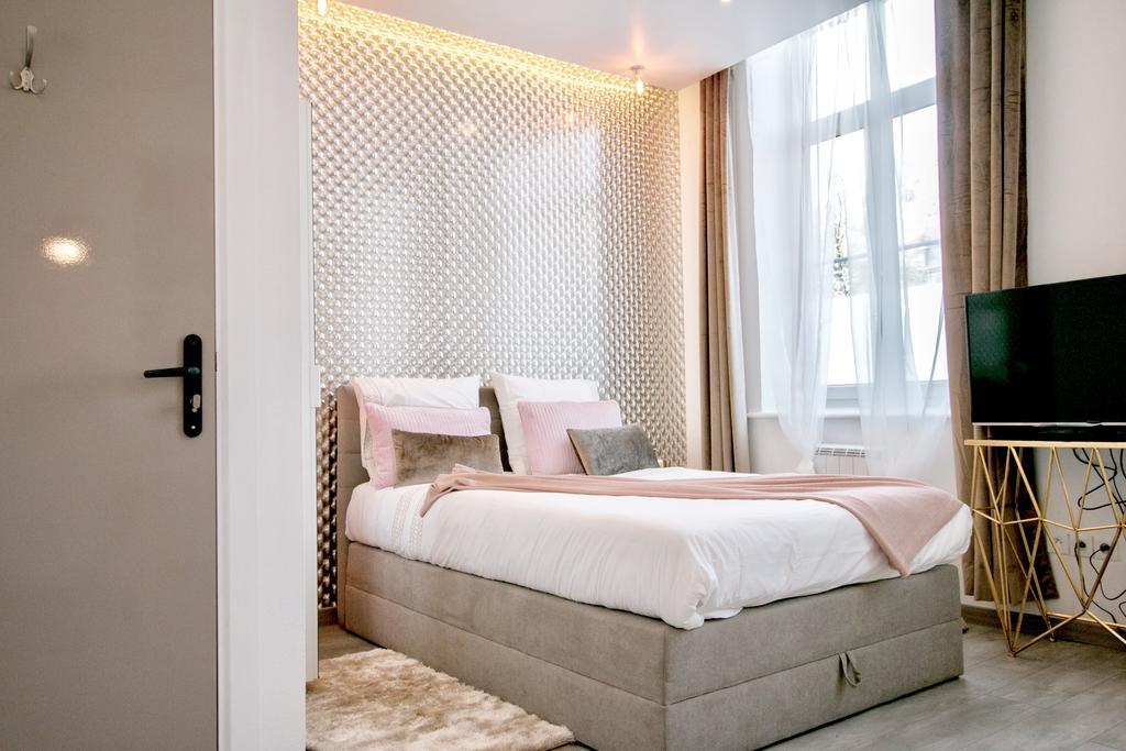Apartment Midpoint By Life Renaissance Strasbourg