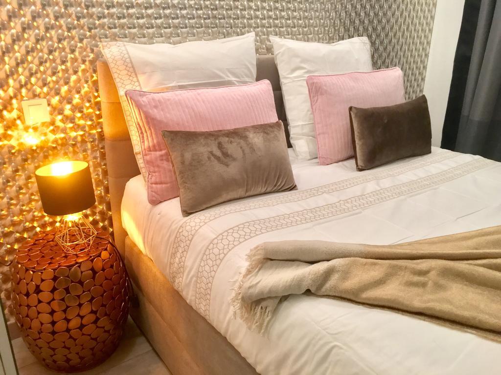 Apartment Midpoint By Life Renaissance *