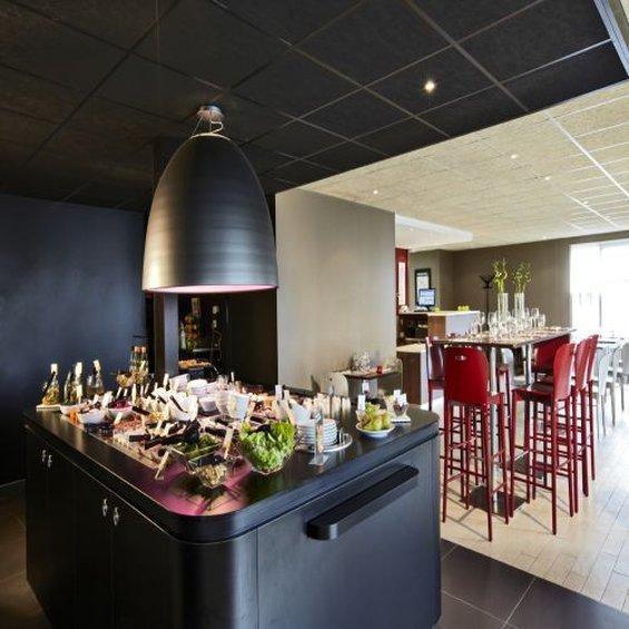 Kyriad Direct Ouest - Zenith Hotel 2*