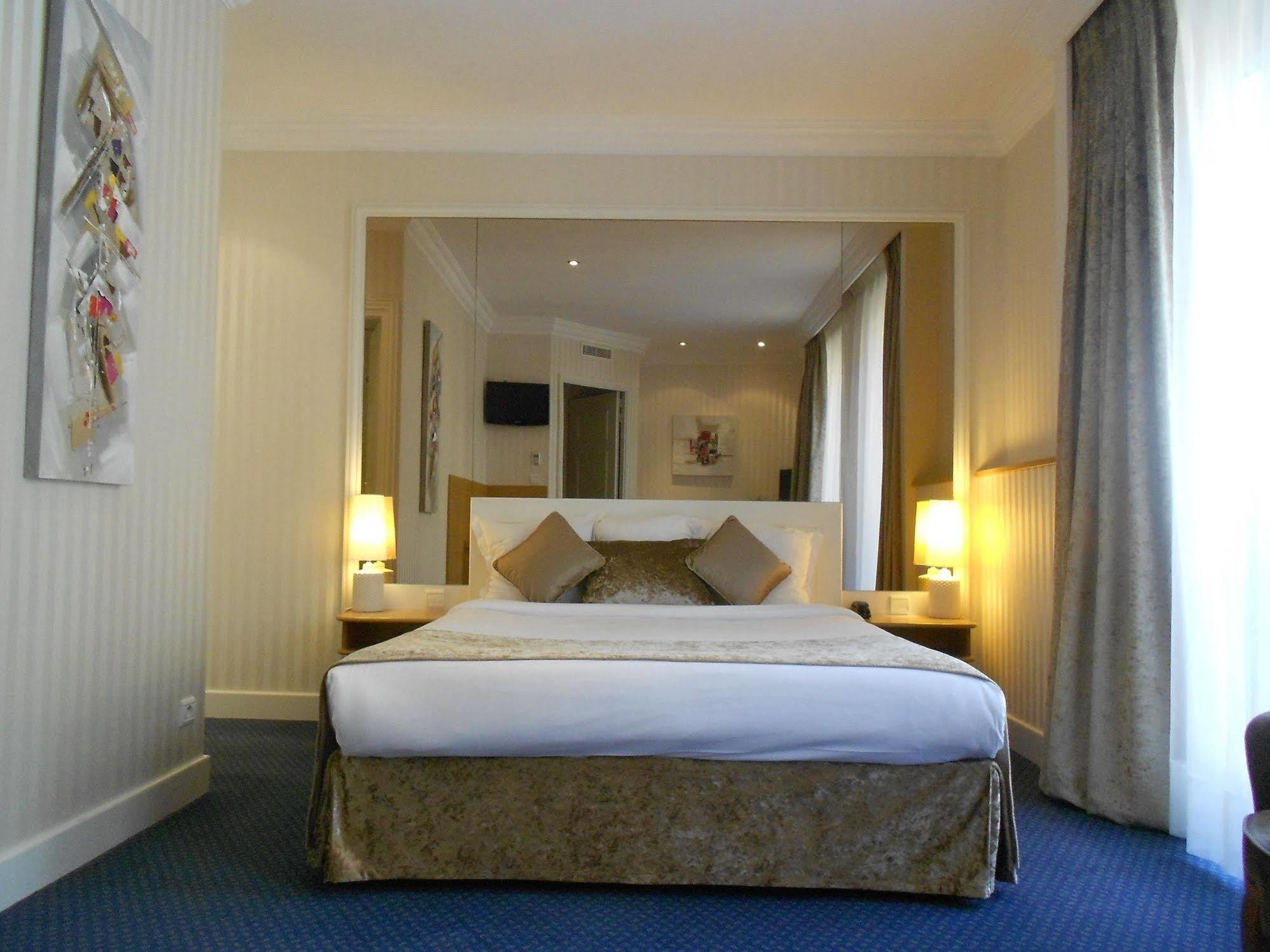 Maison Lutetia R Hotel 3*