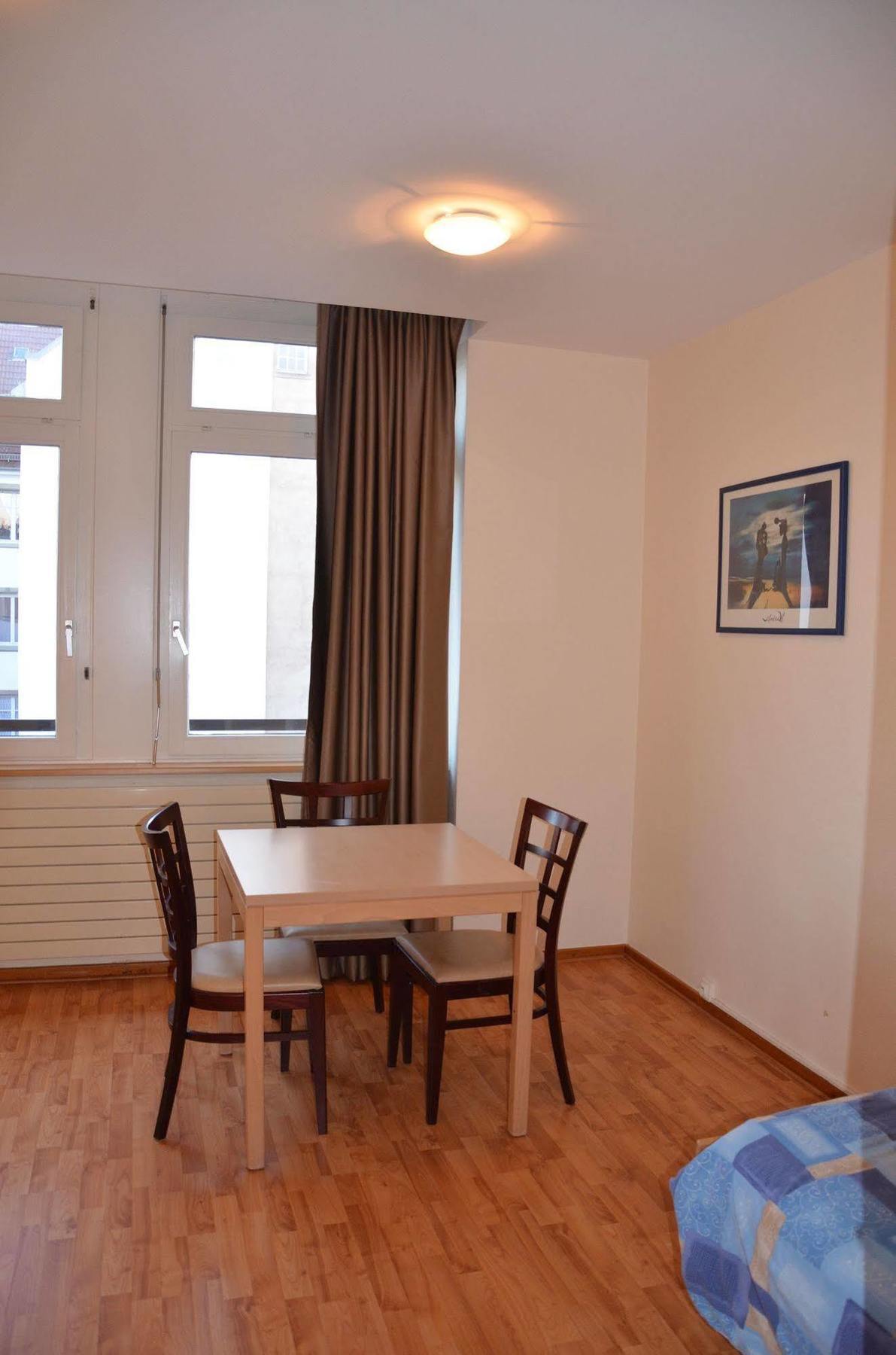 Ibis Styles Centre Republique Hotel 2*