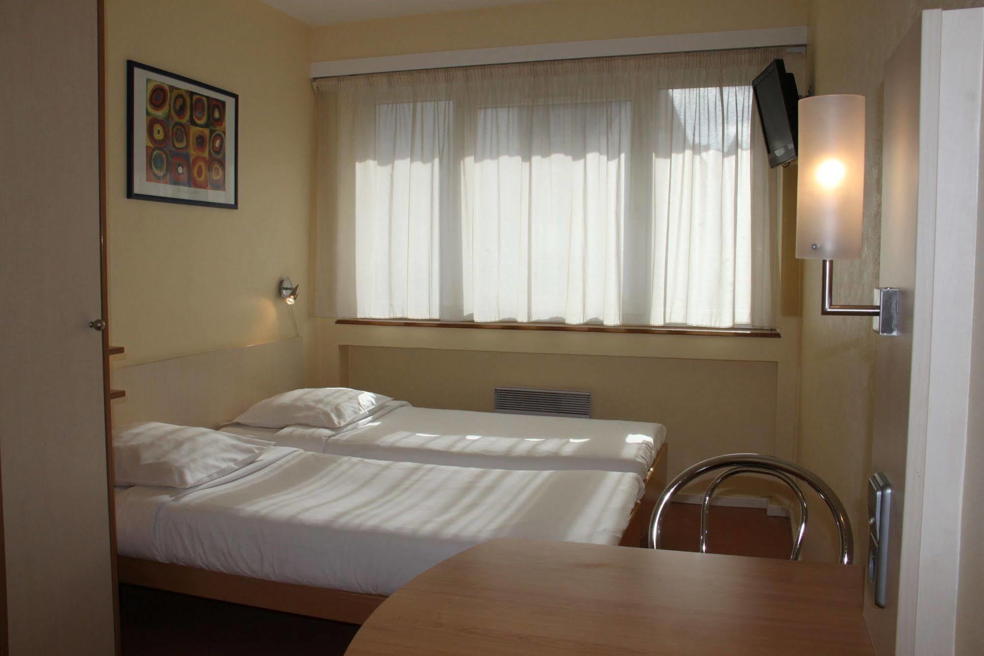 Ibis Styles Centre Republique 2*