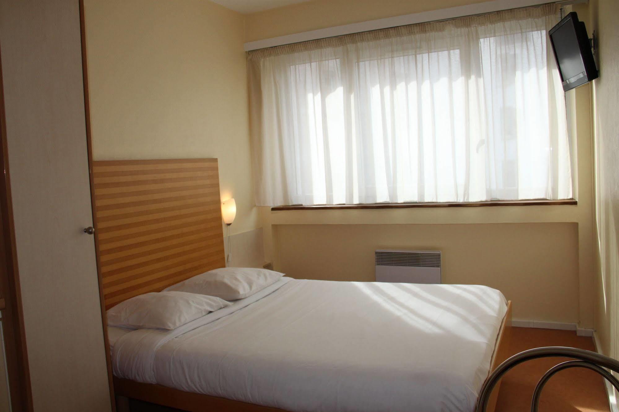 Ibis Styles Centre Republique 2*