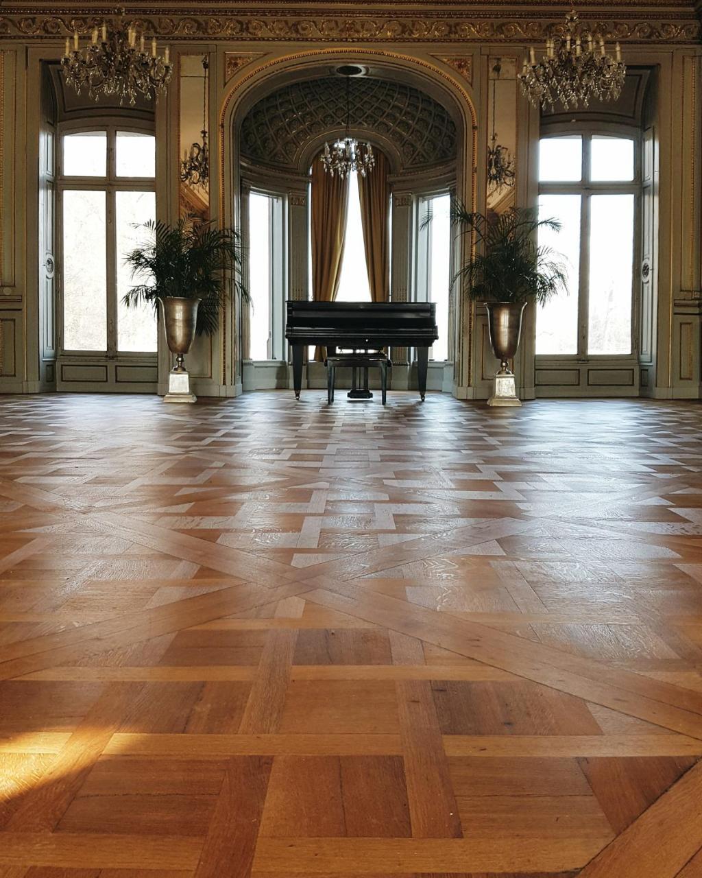 Hotel Chateau De Pourtales 3*