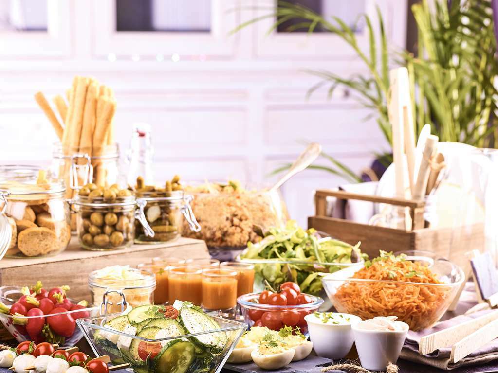 Kyriad Direct Ouest - Zenith Hotel Strasburg