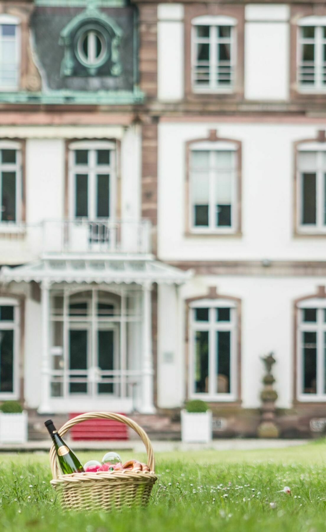 Chateau De Pourtales Hotel