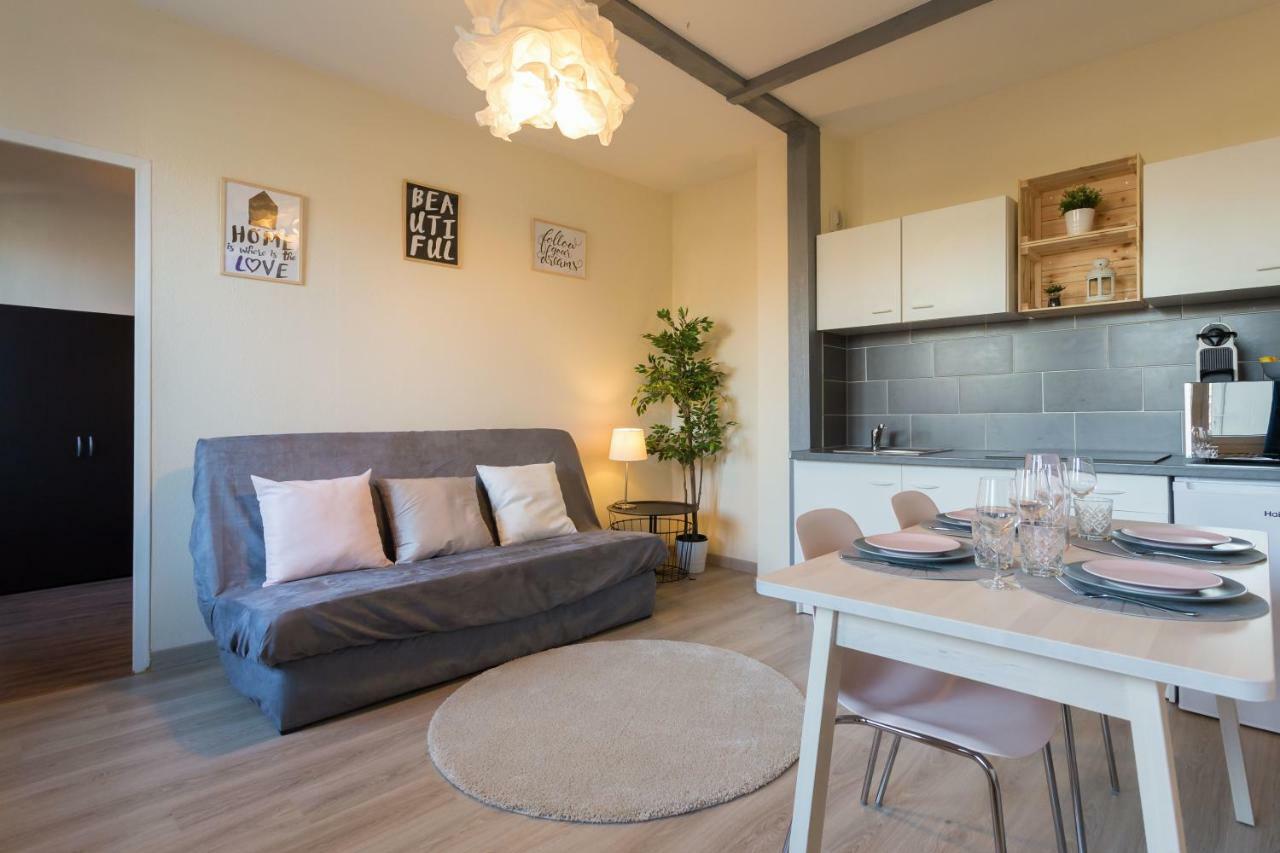 ★ Charmant F2 ★ Gare - Centre ★ Terrasse ★ *