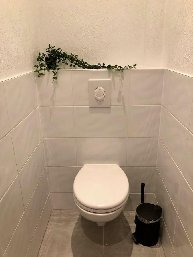 Apartment Grand 3 Pieces Stationnement Gratuit Dans La Rue *