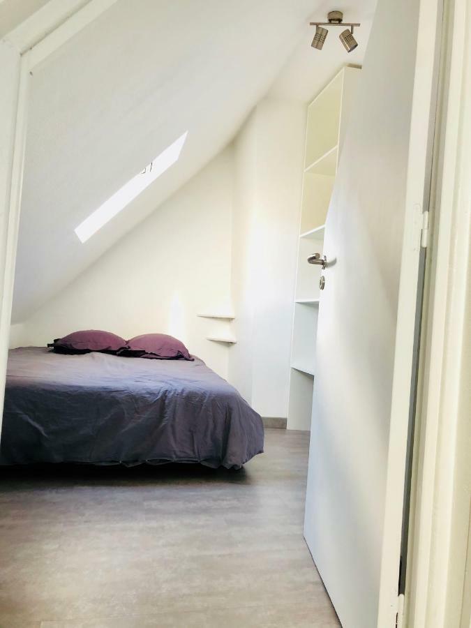 Appartement F1 Atypique Au Centre De *