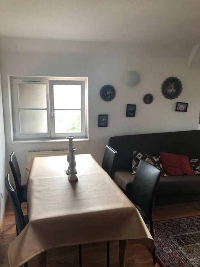 Apartment Avec Balcon Centre