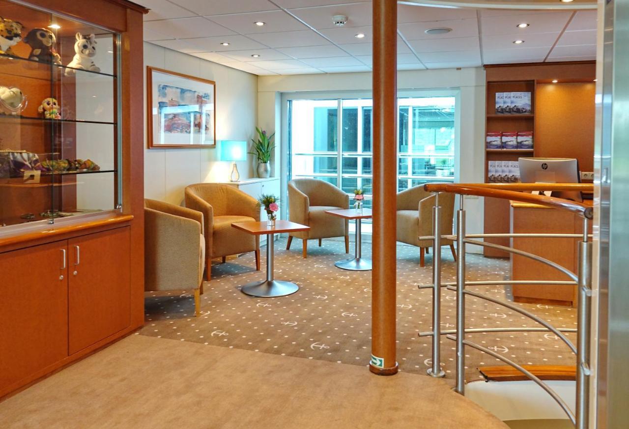Bateau-hotel Ms Carmen *