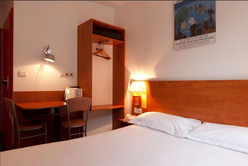 Le 21eme Hotel 2*