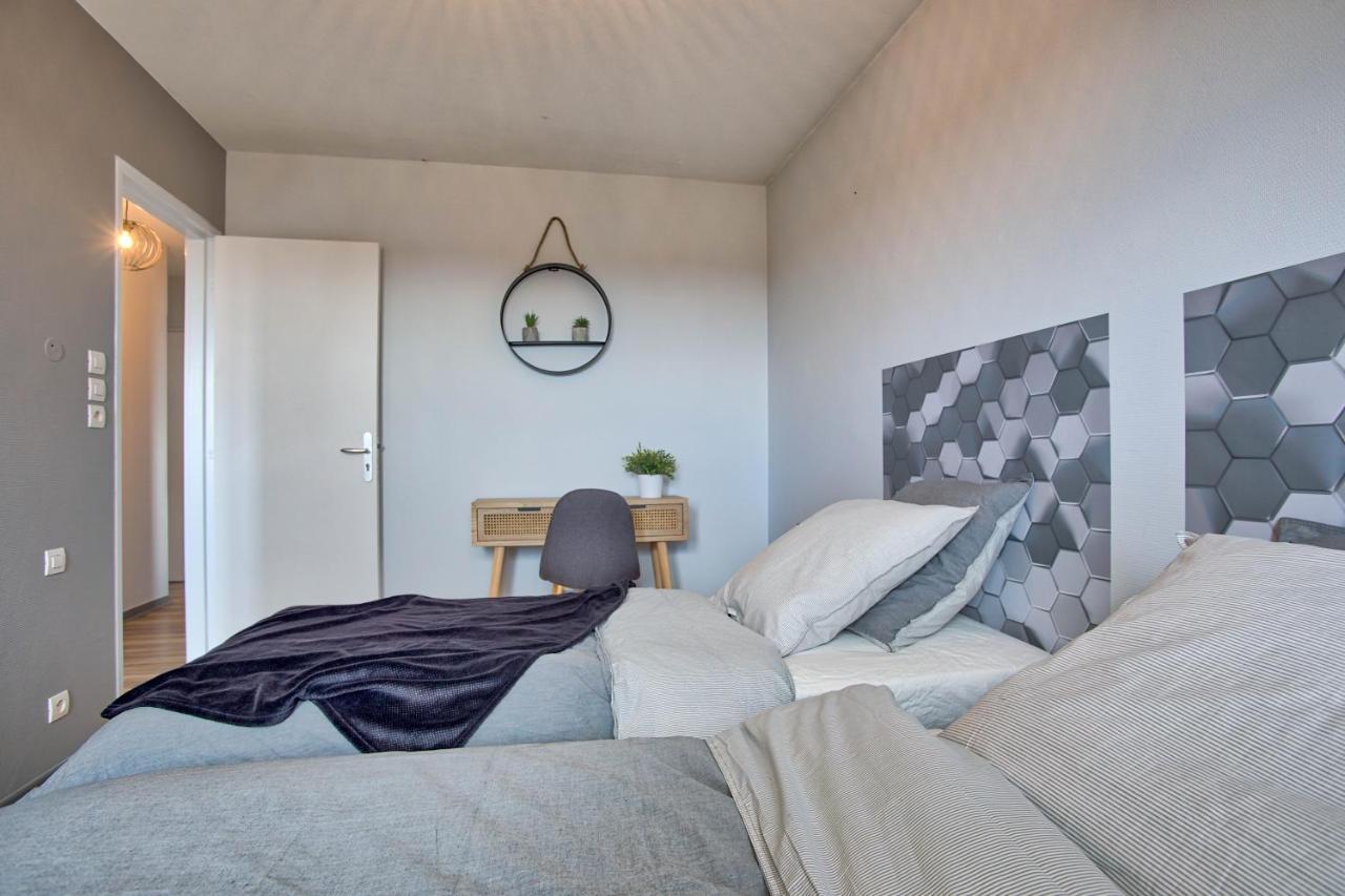Urban Chic Cathedral View - Parking, Tram, 8 Min Center Apartament