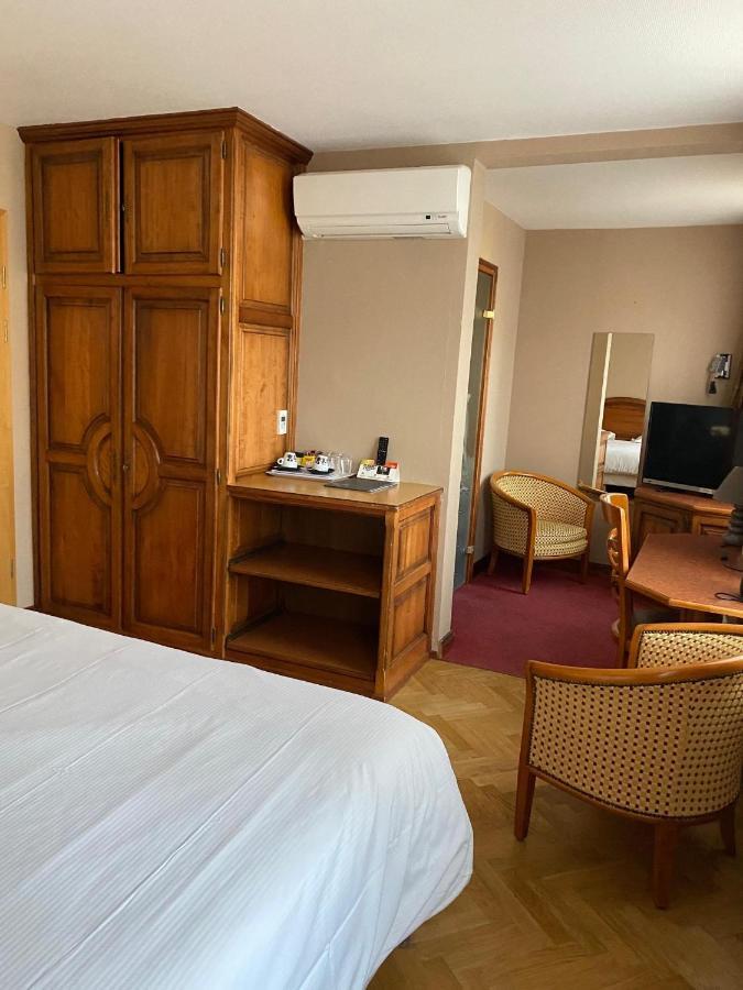 Hotel Logis Restaurant Au Cerf D'or 3*