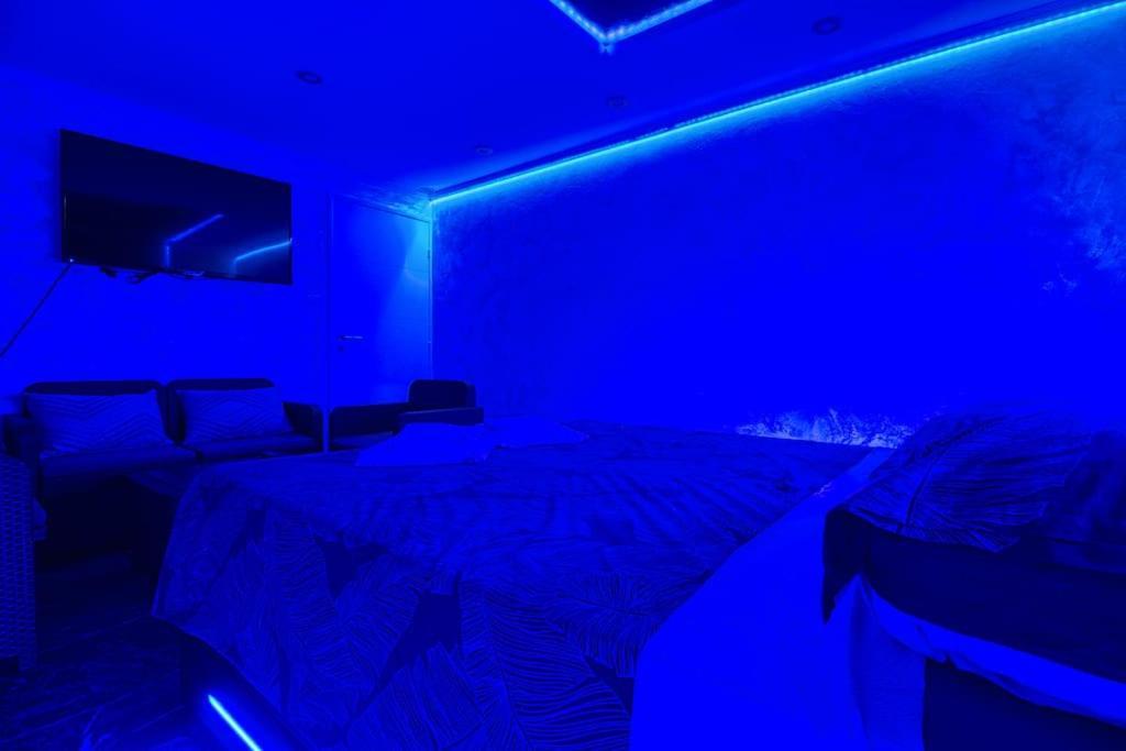 Avec Sauna, Jacuzzi, Apartment Straßburg