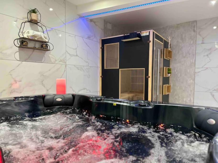 Spacieuse Sauna Billiard Netflix Villa *