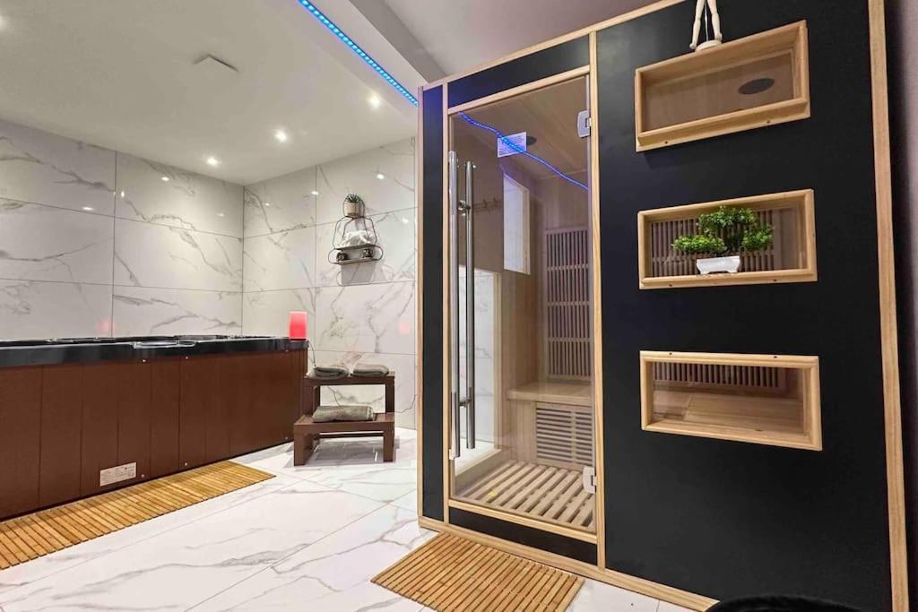 Spacieuse Sauna Billiard Netflix * Straßburg