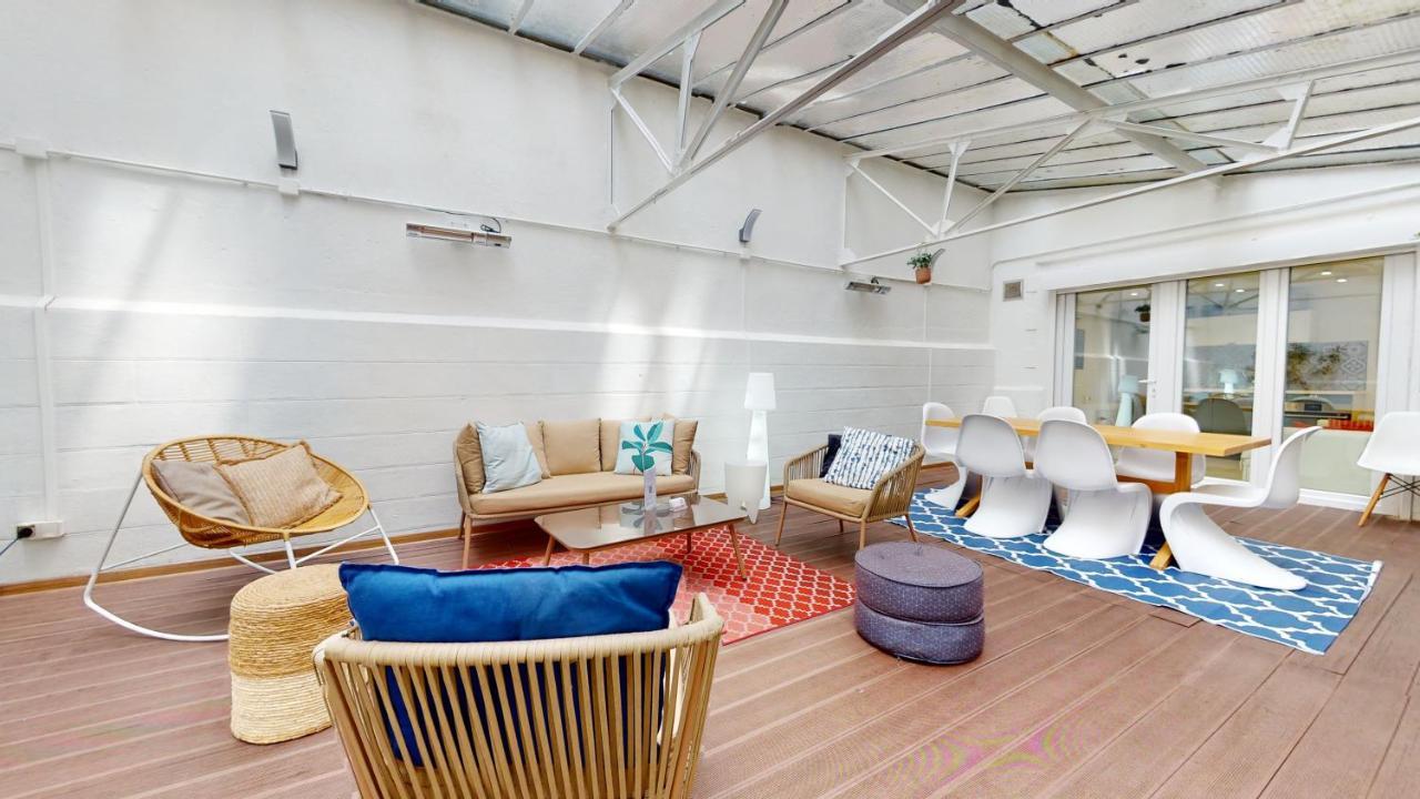 Modernes Avec Veranda Apartment