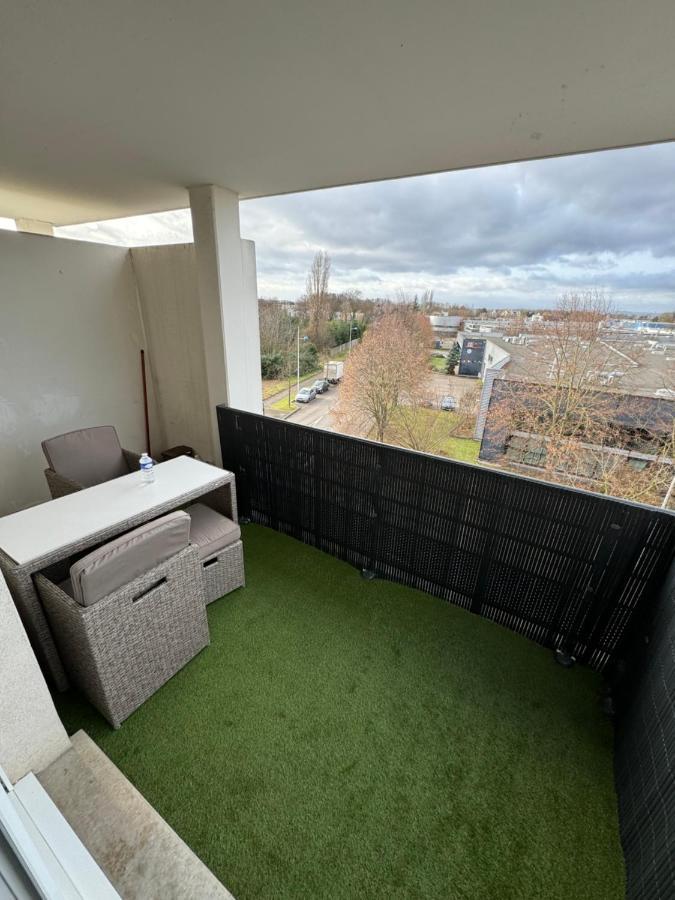 Calme Avec Balcon, A 4km Du Centre, Parking, Wi-fi, Netflix Gratuit Apartamento