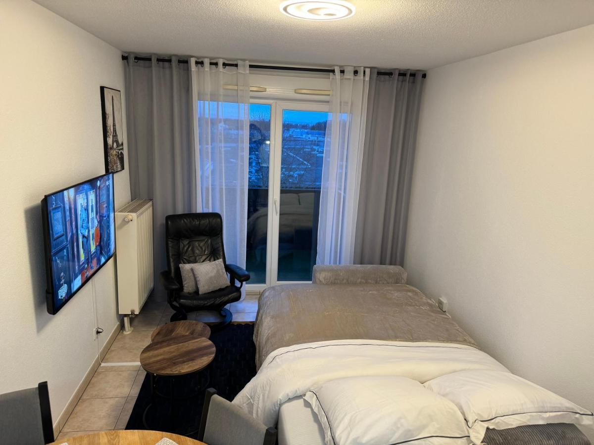 Apartamento Calme Avec Balcon, A 4km Du Centre, Parking, Wi-fi, Netflix Gratuit *