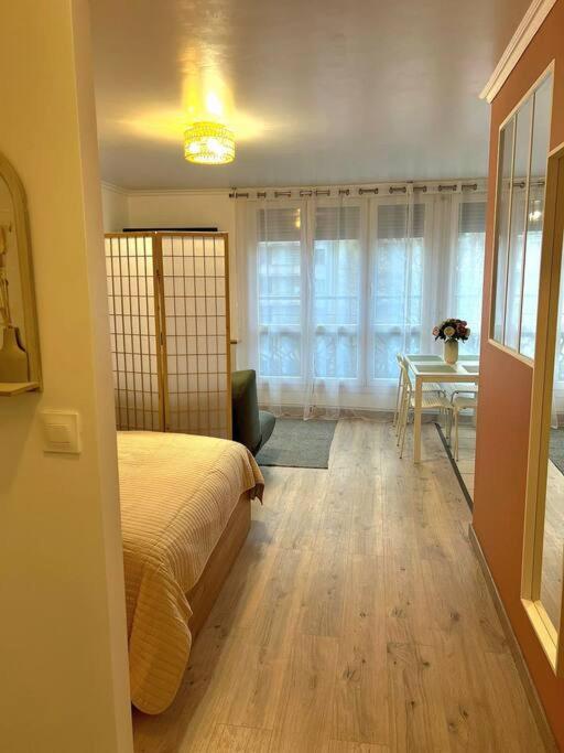Grand Studio Proche Centre *