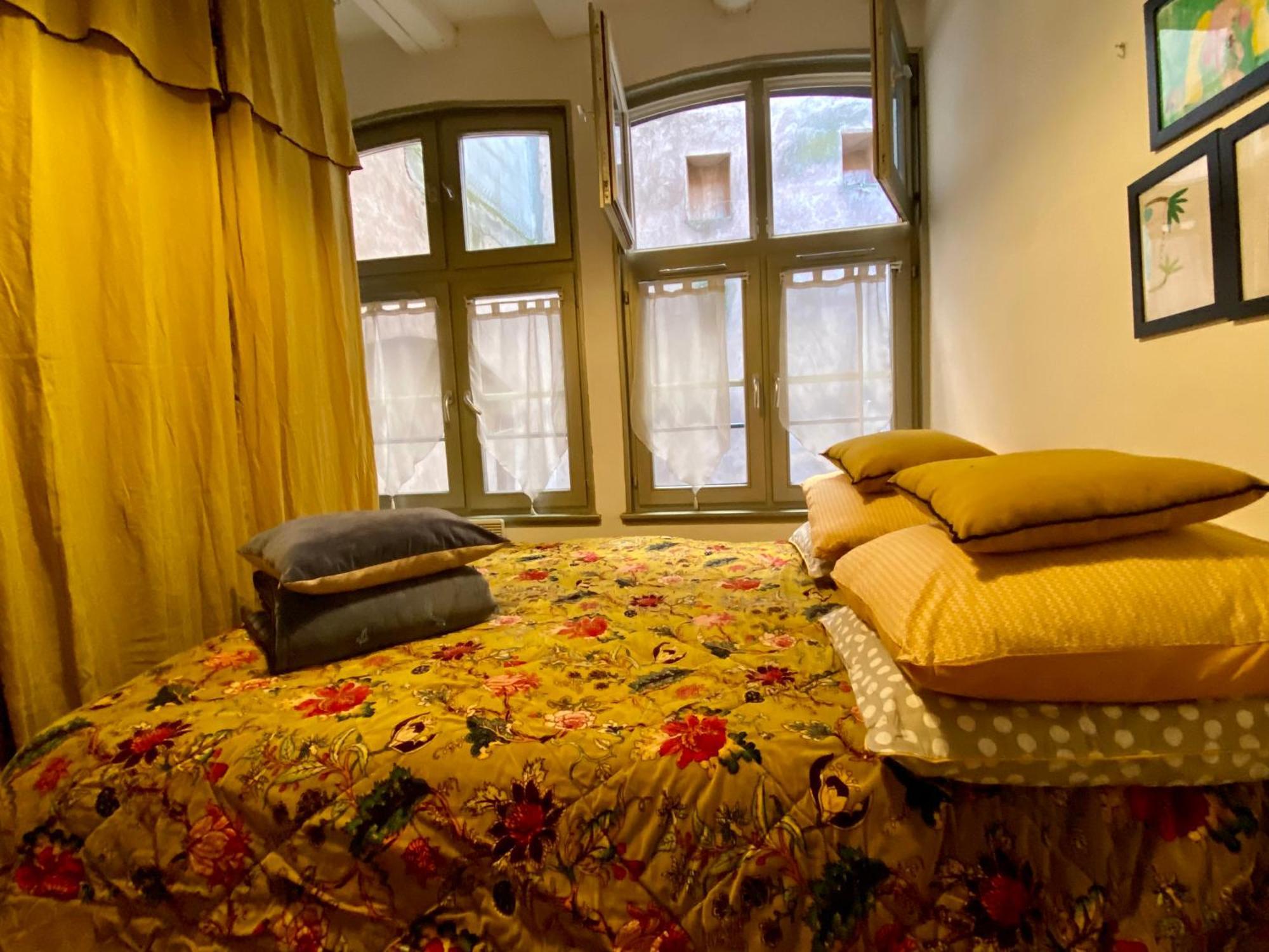 Triplex Avec Terrasse, Aux Pieds De La Cathedrale, 5 Personnes Apartment