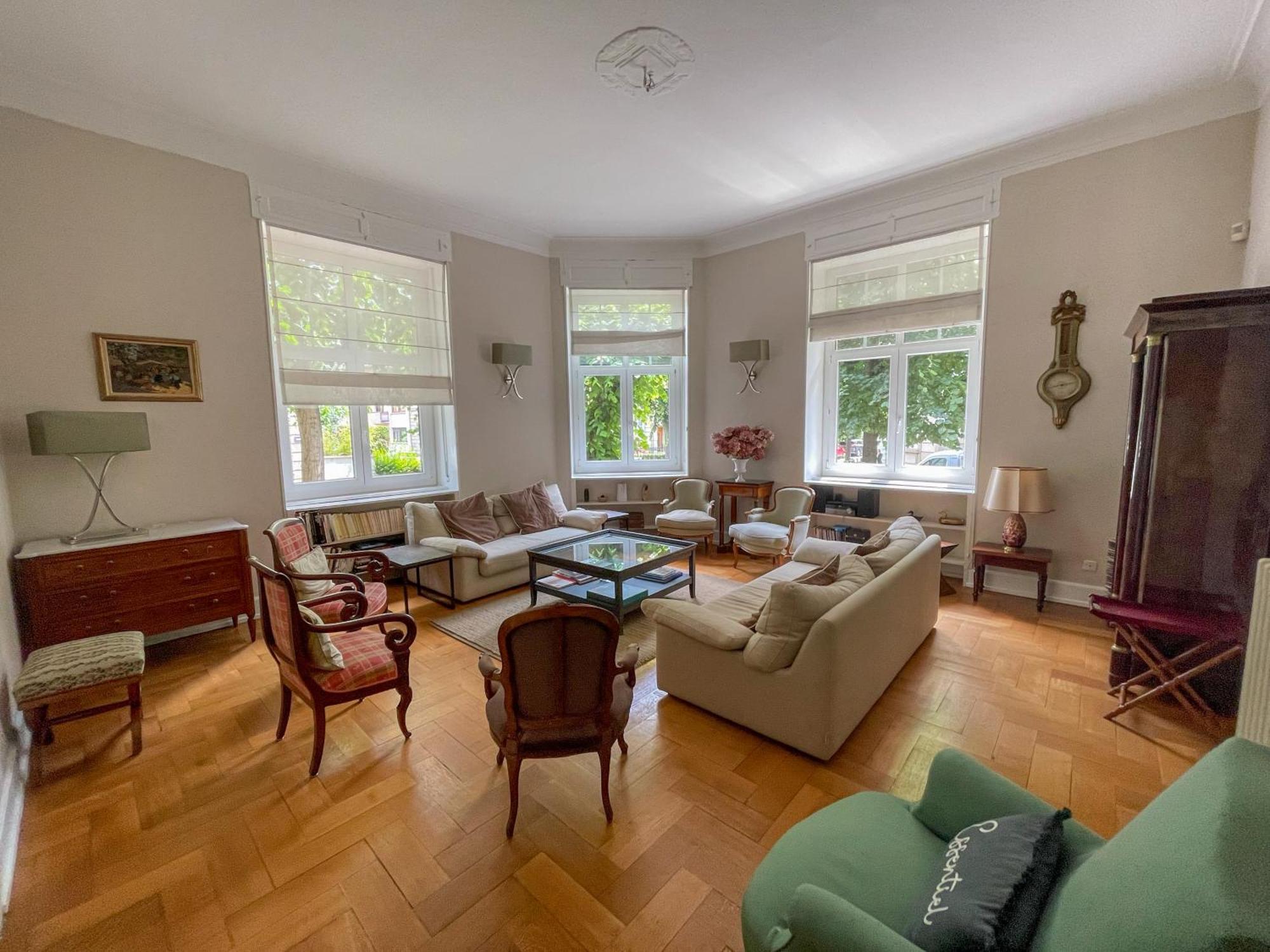 Daire De Standing 200m² Strazburg
