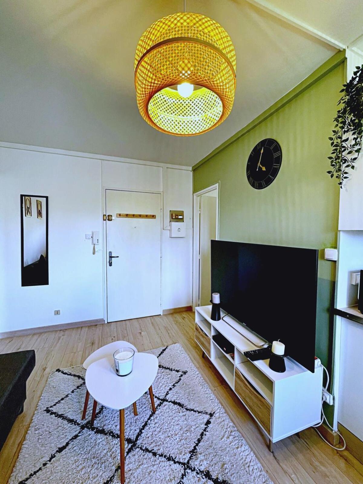 Apartment Cosy Rent Wifi Terrasse