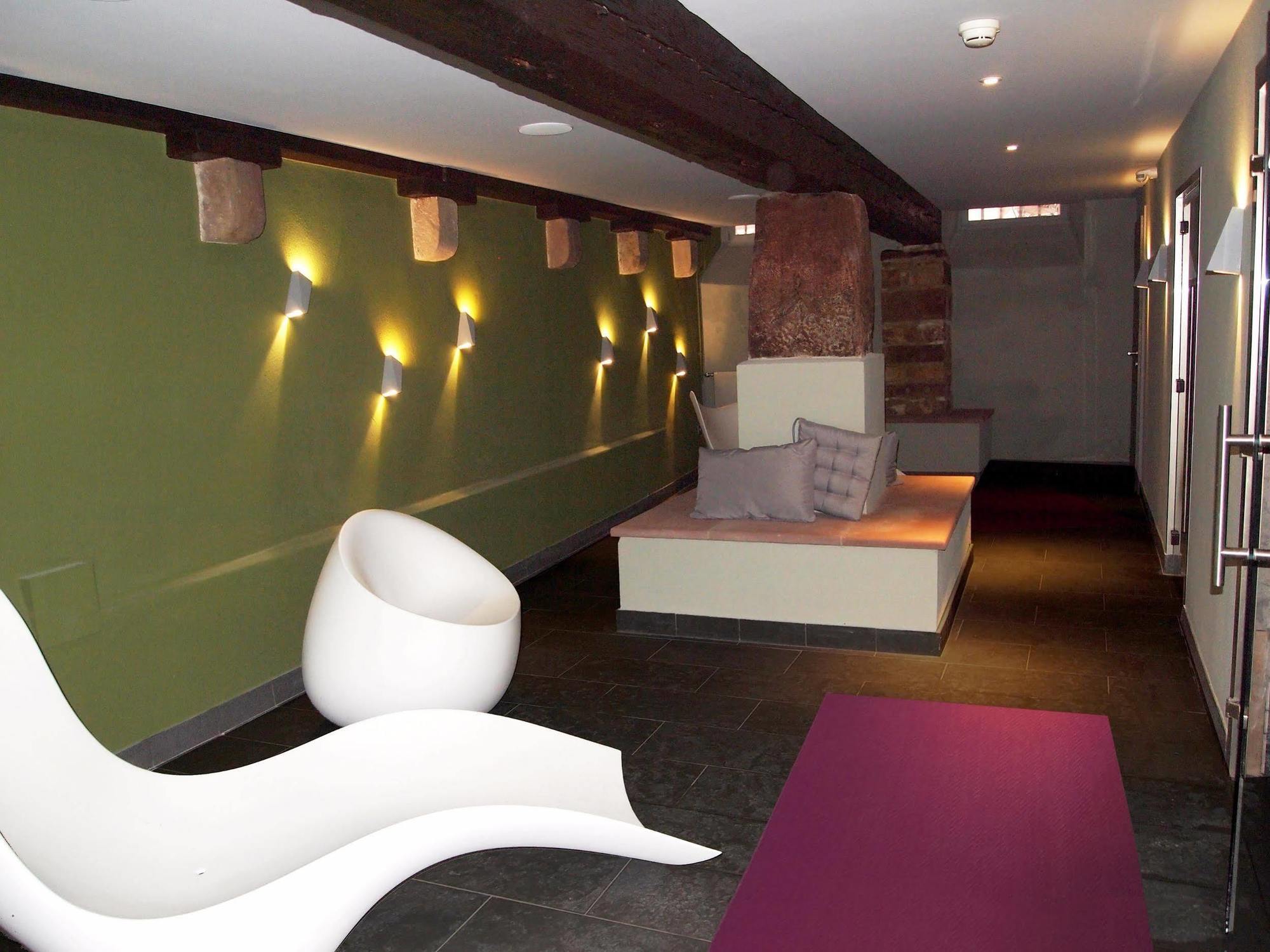 Hotel Logis Restaurant Au Cerf D'or 3*