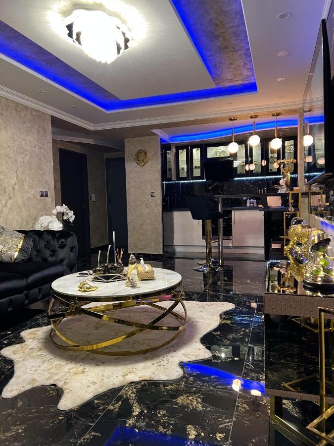 Luxurynight Apartment
