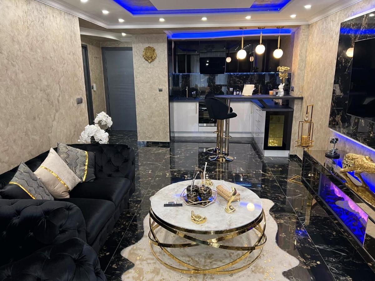 Luxurynight Apartment
