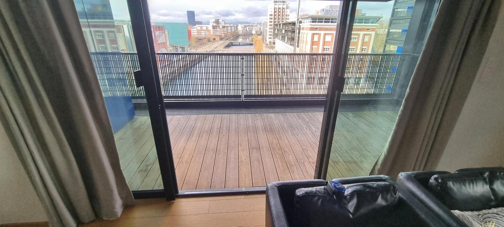 Bel Appartement Contemporain Avec Terrasse Climatisation Et Parking Payant En Option * Strasbourg