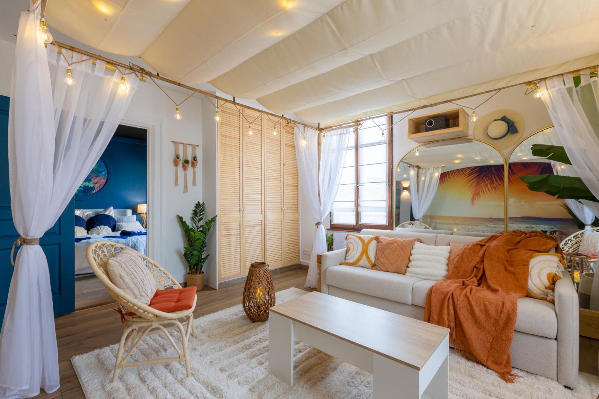 Apartment Lit Rond Tres Grand Et Confortable - Garage Possible Ou Parking Gratuit Rue - Gare 2 Min Et 4 Min En Tram - Ciel Etoile - Netflix Videoprojecteur - Luxe Et Evasion *