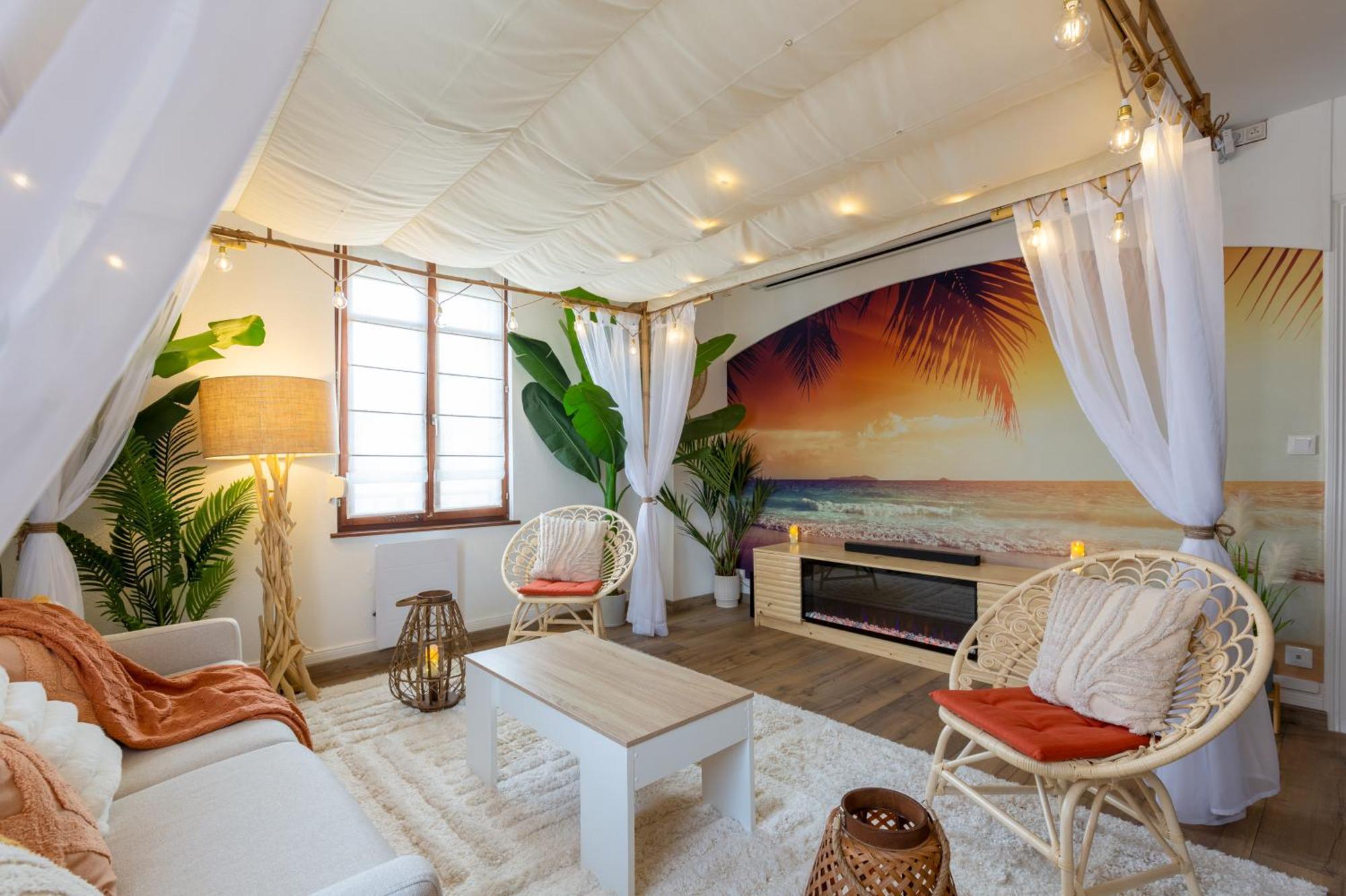 Apartment Lit Rond Tres Grand Et Confortable - Garage Possible Ou Parking Gratuit Rue - Gare 2 Min Et 4 Min En Tram - Ciel Etoile - Netflix Videoprojecteur - Luxe Et Evasion *