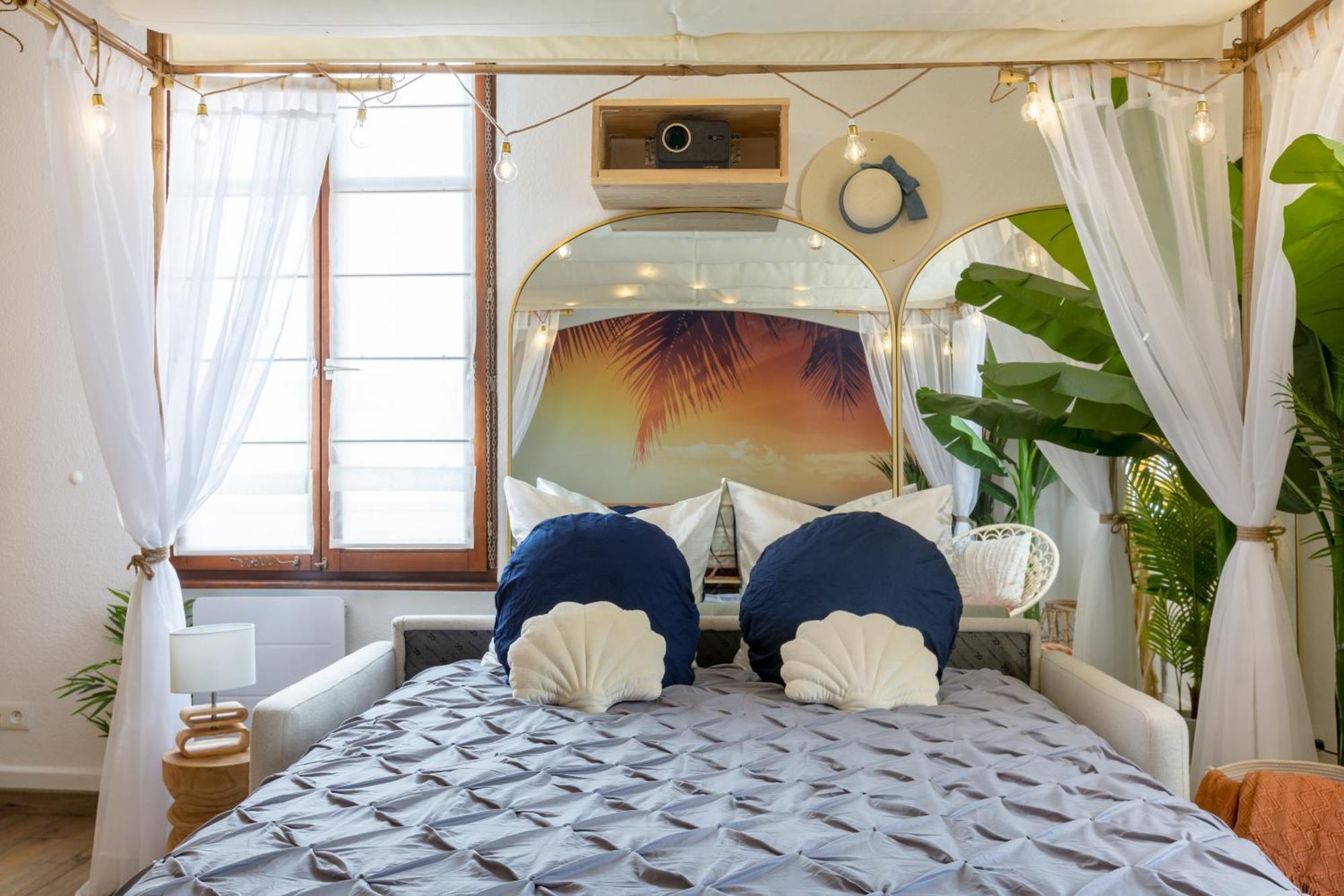 Lit Rond Tres Grand Et Confortable - Garage Possible Ou Parking Gratuit Rue - Gare 2 Min Et 4 Min En Tram - Ciel Etoile - Netflix Videoprojecteur - Luxe Et Evasion Straßburg