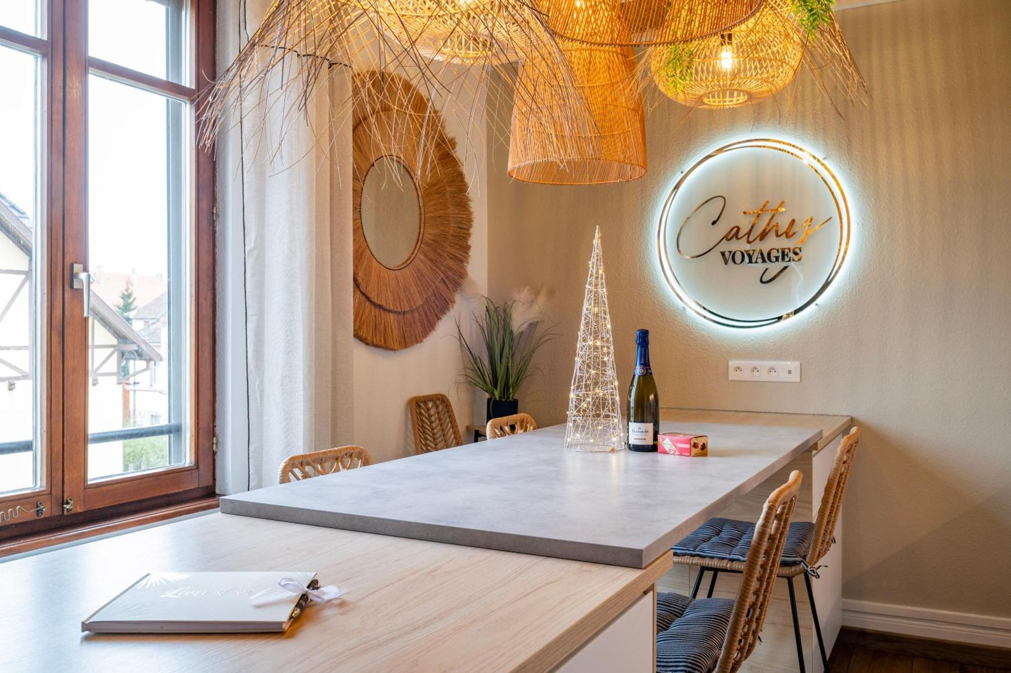 Apartment Lit Rond Tres Grand Et Confortable - Garage Possible Ou Parking Gratuit Rue - Gare 2 Min Et 4 Min En Tram - Ciel Etoile - Netflix Videoprojecteur - Luxe Et Evasion *