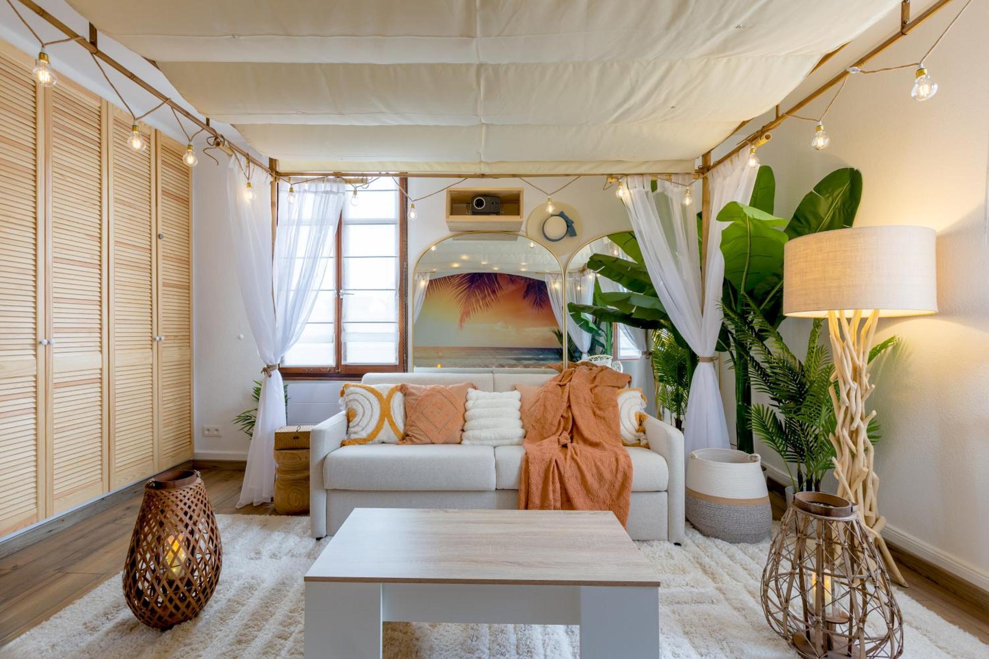 Lit Rond Tres Grand Et Confortable - Garage Possible Ou Parking Gratuit Rue - Gare 2 Min Et 4 Min En Tram - Ciel Etoile - Netflix Videoprojecteur - Luxe Et Evasion * Straßburg