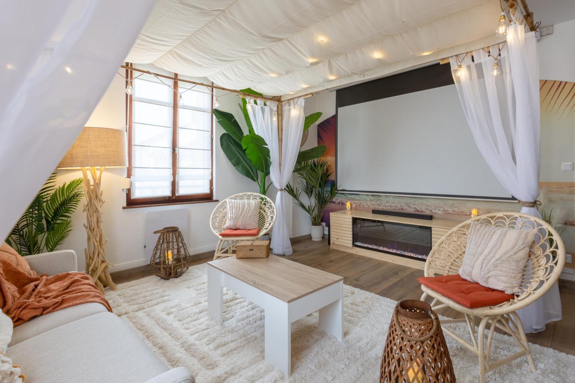Apartment Lit Rond Tres Grand Et Confortable - Garage Possible Ou Parking Gratuit Rue - Gare 2 Min Et 4 Min En Tram - Ciel Etoile - Netflix Videoprojecteur - Luxe Et Evasion