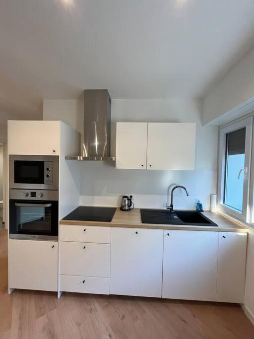 Hollywood 9 People - Khbnb Center Apartament