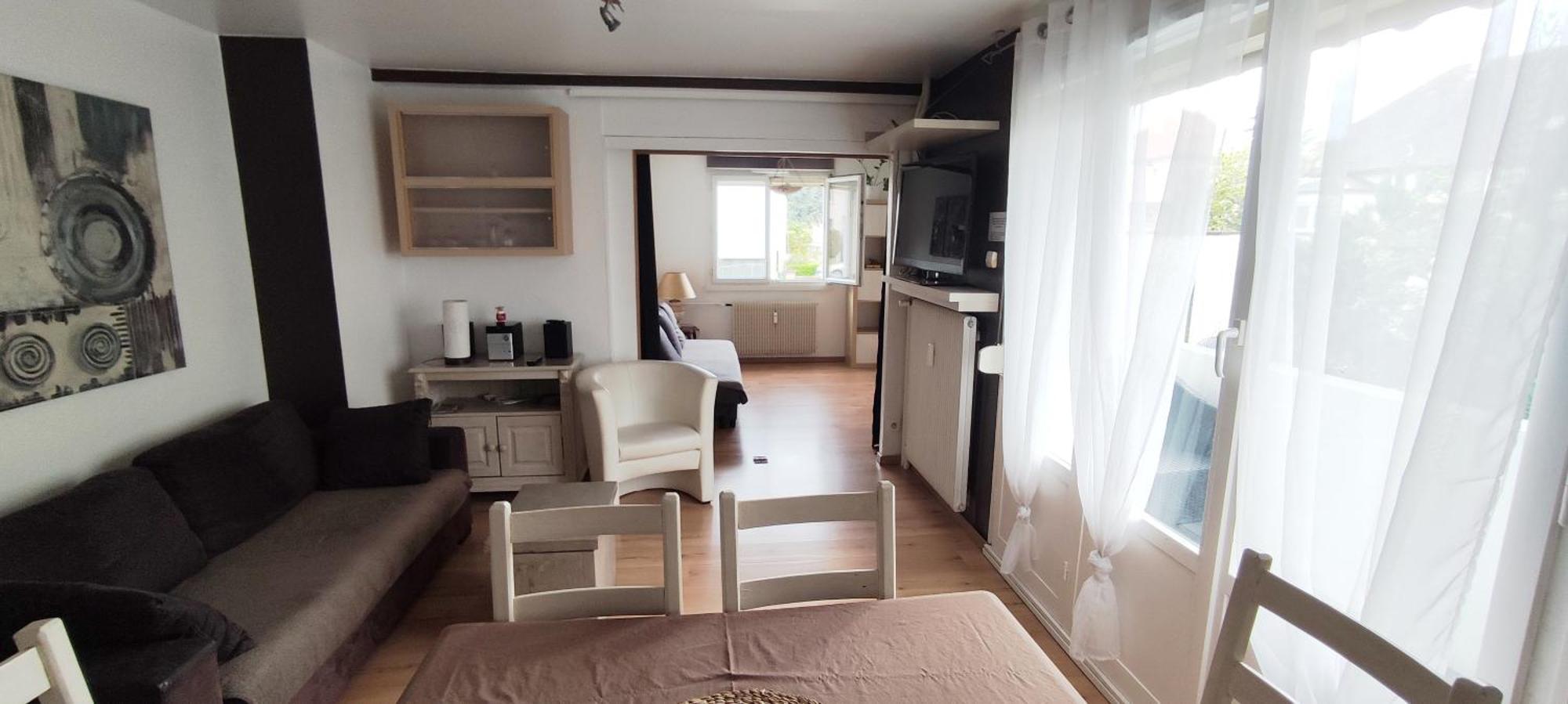 Pretty 4-room In A Quiet Area 3 Bedrooms Apartment Strasbourg